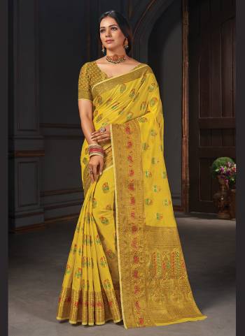 For A Different Look,Grab These Saree n All Over Fine Colored.These Saree And Blouse Are Fabricated On Cotton Based.Its Beautified With Heavy Wevon Designer Work.