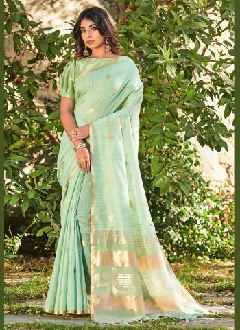 For A Beautiful Look,Grab These Saree in Fine Colored Pair WIth Matchng Colored Blouse.These Saree is Fabricated On Tussar Silk Pair With Raw Silk Blouse.Its Beautified With Wevon Jari Designer Work.