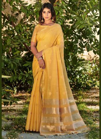 For A Beautiful Look,Grab These Saree in Fine Colored Pair WIth Matchng Colored Blouse.These Saree is Fabricated On Tussar Silk Pair With Raw Silk Blouse.Its Beautified With Wevon Jari Designer Work.