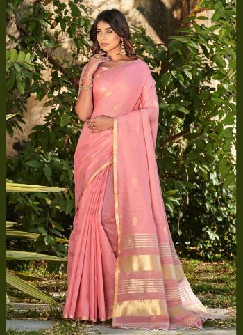 For A Beautiful Look,Grab These Saree in Fine Colored Pair WIth Matchng Colored Blouse.These Saree is Fabricated On Tussar Silk Pair With Raw Silk Blouse.Its Beautified With Wevon Jari Designer Work.