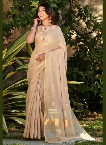 For A Beautiful Look,Grab These Saree in Fine Colored Pair WIth Matchng Colored Blouse.These Saree is Fabricated On Tussar Silk Pair With Raw Silk Blouse.Its Beautified With Wevon Jari Designer Work.