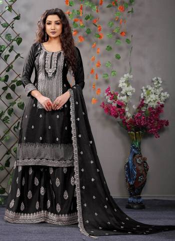 For A Designer Look,Grab These Suit in All Over Beautiful Colored Pair With Bottom And Designer Dupatta.These Suit And Bottom Are Fabricated On Chinon Pair With Chinon Dupatta.Its Beautified With Heavy Designer Embroidery Work.