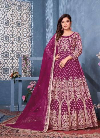 Grab These Designer Suit in Beautiful Colored Pair With Bottom And Dupatta.These Top is Fabricated On Net Pair With Santoon Bottom And Net Dupatta.Its Beautified With Designer Work.