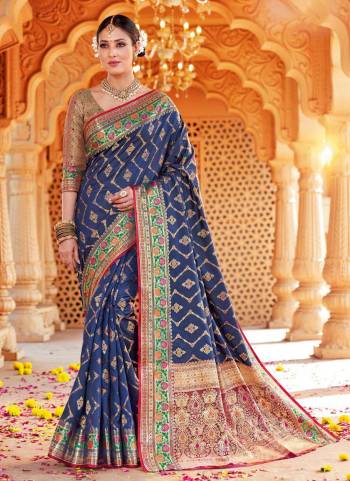 Grab These Saree in Fine Colored Pair With Fancy Blouse.These Saree And Blouse Are Fabricated On Silk Based.Its Beautified With Heavy Wevon Designer Work.