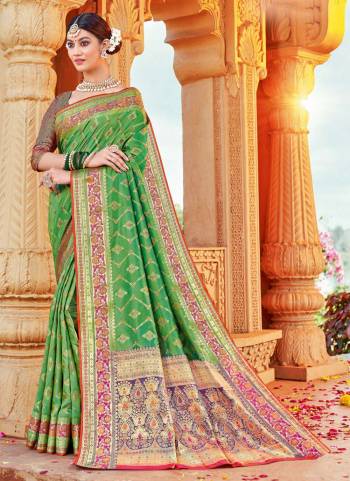 Grab These Saree in Fine Colored Pair With Fancy Blouse.These Saree And Blouse Are Fabricated On Silk Based.Its Beautified With Heavy Wevon Designer Work.