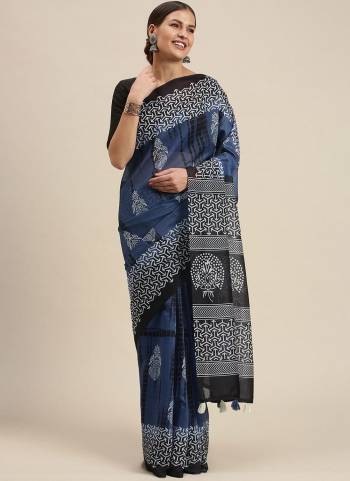 Grab These Saree in Fine Colored Pair With Fancy Blouse.These Saree And Blouse Are Fabricated On Cotton Blend Based.Its Beautified With Designer Digital Printed Work.