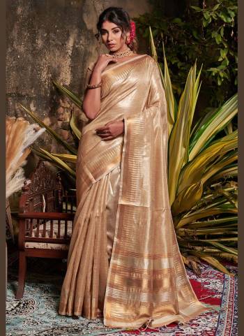 Different Looking Saree is Here,Grab These Saree in All Over Fine Colored.These Saree And Blouse Are Fabricated On Tissue Linen Based.Its Beautified With Exclusive Silver Jari Wevon Designer Work.