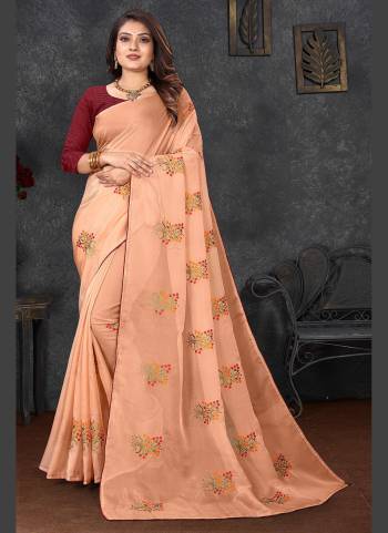 Add This Pretty Attractive Saree To Your Wardrobe.These Saree is Fabricated On Organza Pair With Dupion Silk Blouse.Its Beautified With Designer Resham Embroidery Work.