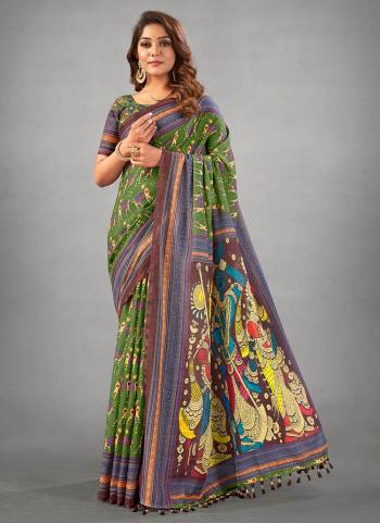 Here Is A Beautiful Royal Looking Saree In Fine Colored.These Saree And Blouse Are Fabricated On Linen Based.Its Beautified With Designer Digital Printed.