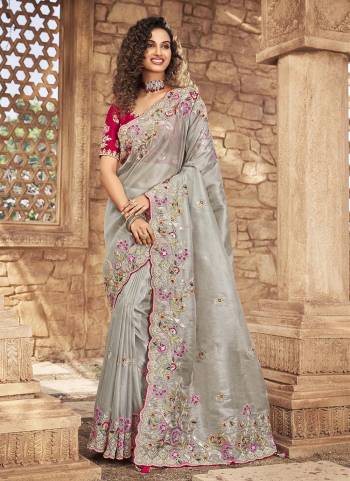 For A Bold And Beautiful Look, Grab This Designer Saree in Pretty Colored.These Saree And Blouse Are Fabricated On Organza?Based.Its Beautified With Heavy Designer Work.