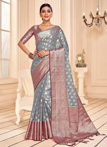 For A Beautiful Look,Grab These Saree in All Over Fine Colored.These Saree And Blouse Are Fabricated On Banarasi Silk.Its Beautified With Wevon Designer Work.