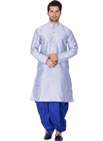 Take your ethnic style quotient to the next level by wearing this fashionable kurta set.Its Come With Banglori Silk Fabricated Kurta And Bottom.Its Beautified With Dyed Solid Work.