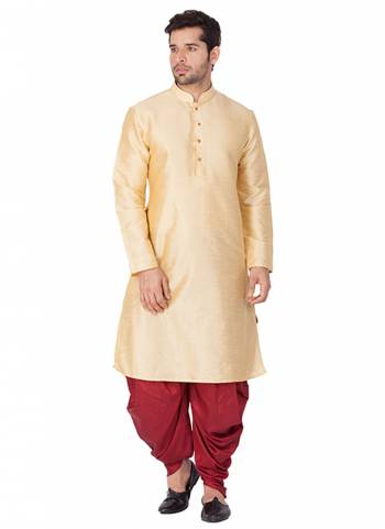 Take your ethnic style quotient to the next level by wearing this fashionable kurta set.Its Come With Banglori Silk Fabricated Kurta And Bottom.Its Beautified With Dyed Solid Work.