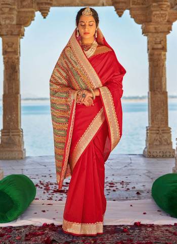 For A Different Look,Grab These Saree in All Over Fine Colored.These Saree And Blouse Are Fabricated On Banarasi Silk.Its Beautified With Heavy Wevon Designer Work.