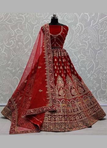 For A Designer Look,Grab These lehena in Fine Colored.These Lehenga And Blouse Are Fabricated On Velvet Pair With Soft Net Dupatta.Its Beautified Wth Designer Work.