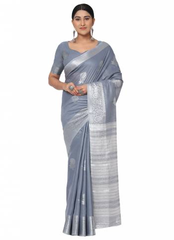 Grab These Casual Wear Saree in Fine Colored.These Saree is Fabricated On Cotton Silk Pair With Cotton Silk Blouse.Its Beautified With  Silver Jari Wevon Designer Work.