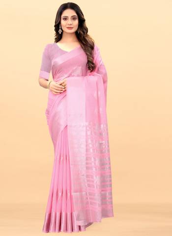 Grab These Casual Wear Saree in Fine Colored.These Saree  And Blouse Are Fabricated On Cotton.Its Beautified With Heavy Jari Wevon Designer Work.