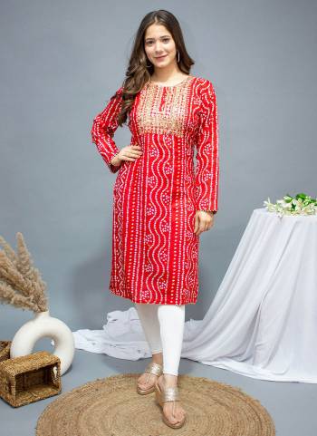 Grab These Casual Wear Kurti in All Over Beautiful Colored.These Kurti is Fabricated On Rayon.Its Beautified With Bandhej Printed,Embroidery Work.Its Available in All Regular Size.