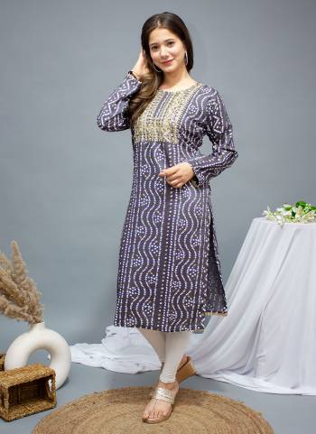 Grab These Casual Wear Kurti in All Over Beautiful Colored.These Kurti is Fabricated On Rayon.Its Beautified With Bandhej Printed,Embroidery Work.Its Available in All Regular Size.