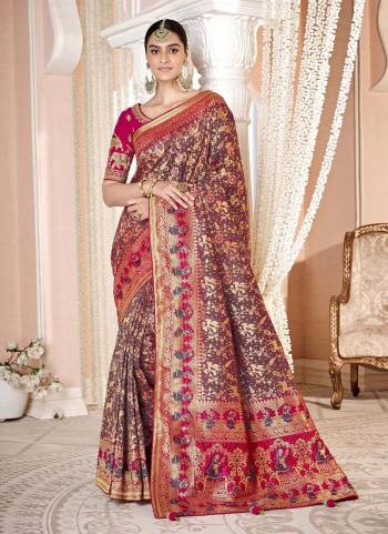 Looking Different in These Beautiful Colored Saree Come With Blouse.These Saree is Fabricated On Silk Pair With Raw Silk Blouse.Its Beautified With Heavy Woven Designer,Embroidery Work Blouse.