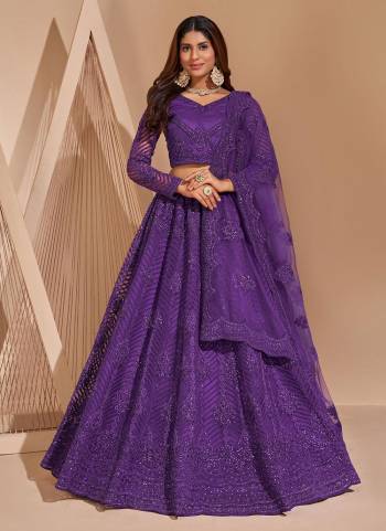 Grab These Designer Lehenga Choli in All Over Beautiful Colored.These Lehenga And Blouse Are Fabricated On Net Pair With Net Dupatta.Its Beautified With Heavy Designer Work.