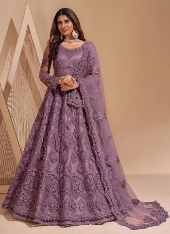 Grab These Designer Lehenga Choli in All Over Beautiful Colored.These Lehenga And Blouse Are Fabricated On Net Pair With Net Dupatta.Its Beautified With Heavy Designer Work.