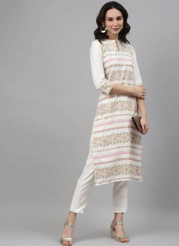 Grab These Readymade Casual Wear Kurti in Fine Colored.These Kurti is Fabricated On Rayon.Its Beautified With Digital Printed Work.Its Available in All Regular Size.