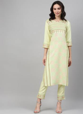 Grab These Readymade Casual Wear Kurti in Fine Colored.These Kurti is Fabricated On Rayon.Its Beautified With Digital Printed Work.Its Available in All Regular Size.