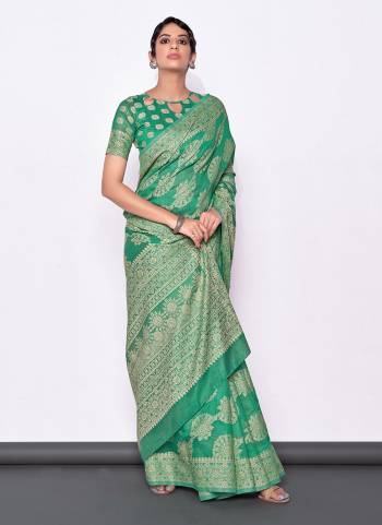 Grab These Saree in Fine Colored PairWIth Matching Blouse.These Saree And Blouse Are Fabricated On Lukhnowi Cotton.Its Beautified With  Heavy Wevon Designer Work.