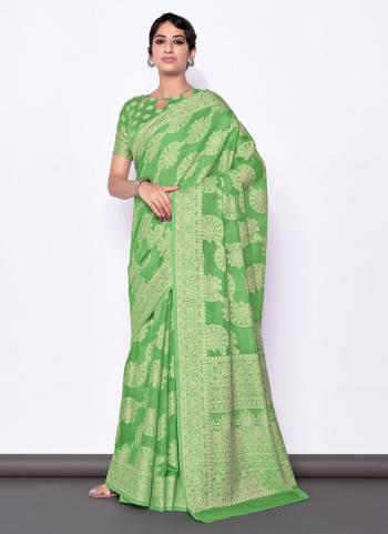 Grab These Saree in Fine Colored PairWIth Matching Blouse.These Saree And Blouse Are Fabricated On Lukhnowi Cotton.Its Beautified With  Heavy Wevon Designer Work.