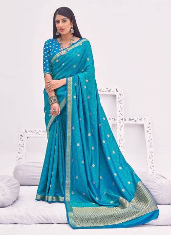 Grab These Beautiful Saree in All Over Fine Colored.These Saree And Blouse Are Fabricated On Banarasi Silk.Its Beautified With Floral Woven Designer Work.Buy Now. 