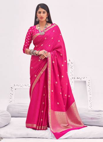 Grab These Beautiful Saree in All Over Fine Colored.These Saree And Blouse Are Fabricated On Banarasi Silk.Its Beautified With Floral Woven Designer Work.Buy Now. 