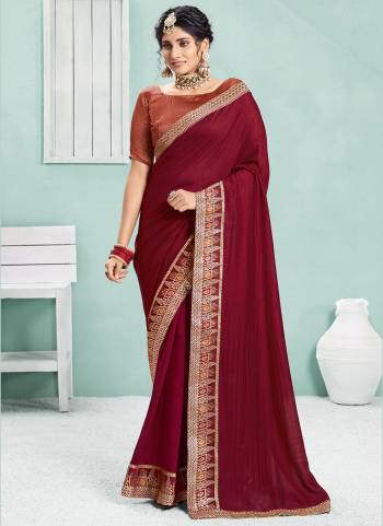 Grab These Casual Wear Saree in Fine Colored.These Saree Is Fabricated On Vichitra Silk Pair With Art Silk Blouse.Its Beautified With Wevon Designer Work.