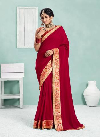 Grab These Casual Wear Saree in Fine Colored.These Saree Is Fabricated On Vichitra Silk Pair With Art Silk Blouse.Its Beautified With Wevon Designer Work.