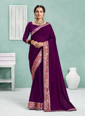 Grab These Casual Wear Saree in Fine Colored.These Saree Is Fabricated On Vichitra Silk Pair With Art Silk Blouse.Its Beautified With Wevon Designer Work.