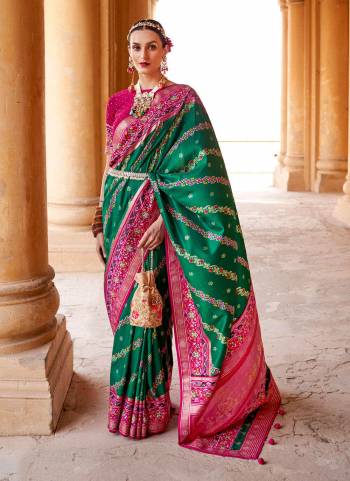 For A Different Look,Grab These Saree In All Over Fine Colored.These Saree And Blouse Are Fabricated On Patola Silk.Its Beautified With Patola Weaving  Designer And  Printed Work.