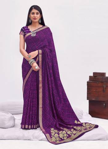 Grab These Beautiful Saree in Fine Colored.These Saree And Blouse Are Fabricated On Banarasi Satin Silk.Its Beautified With Floral Woven Designer And Printed Work.