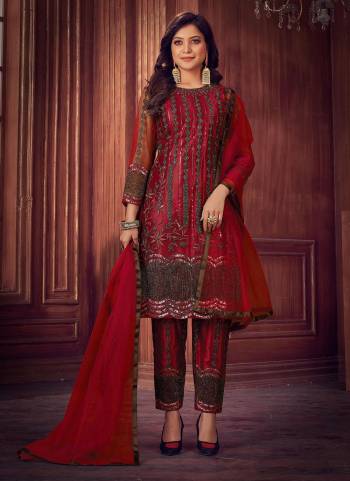 Garb These Beautiful Suit in All Over Fine Colored.These Top And Dupatta Come With Net Fabric Pair With Devsena Satin Bottom.Its Beautified With Designer Work.