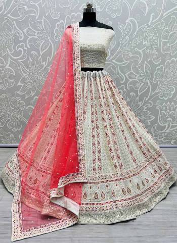 For A Beautiful Look,Grab These Pretty Colored Lehenga Choli.These Bloue And Lehenga Are Fabricated On Georgette Pair With Soft Net Dupatta.Its Beautified With Heavy Designer Work.