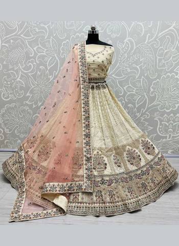 For A Beautiful Look,Grab These Pretty Colored Lehenga Choli.These Bloue And Lehenga Are Fabricated On Georgette Pair With Soft Net Dupatta.Its Beautified With Heavy Designer Work.