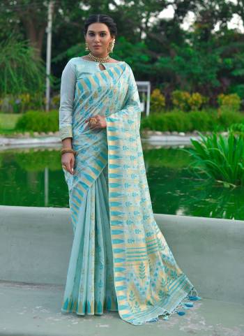 Grab These Saree in Fine Colored Pair With Pretty Blouse.These Saree And Blouse Are Fabricated On Tussar Silk.Its Beautified With Exclusive Jamdani Wevon Temple Designer Work.