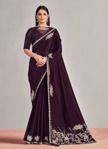 Here Is An Attractive Looking Beautiful Colored Saree.These Saree is Fabricated On Silk Georgette Pair With Net Blouse.Its Beautified With Designer Work.