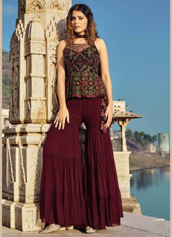 Grab These Readymade  Indo-Western Suits in All Over Beautiful Colored.These Top is Fabricated On Silk Pair With Georgette Bottom And Nazneen Dupatta.Its Beautified With Heavy Designer Work.