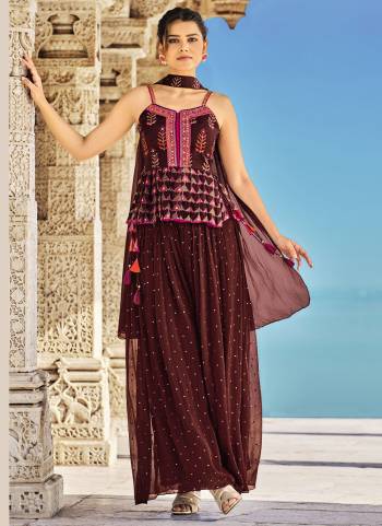 Grab These Readymade  Indo-Western Suits in All Over Beautiful Colored.These Top is Fabricated On Silk Pair With Georgette Bottom And Nazneen Dupatta.Its Beautified With Heavy Designer Work.