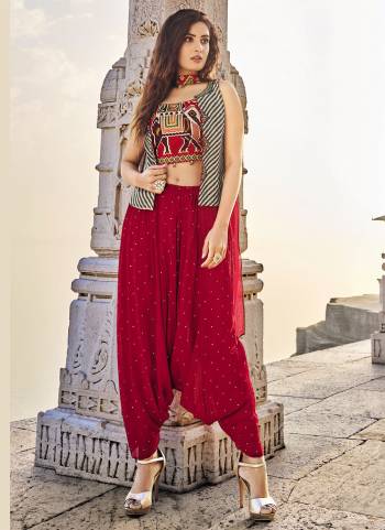 Grab These Readymade  Indo-Western Suits in All Over Beautiful Colored.These Top is Fabricated On Silk Pair With Georgette Bottom And Nazneen Dupatta.Its Beautified With Heavy Designer Work.