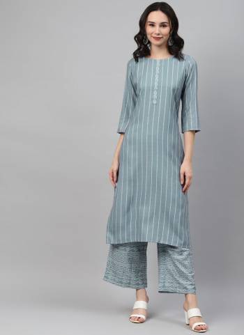 Grab These Casual Wear Readymade kurti in Beautiful Colored.These kurti is Fabricated On Rayon.Its Beautified With Digital Printed.Its Available in All Regular Size.