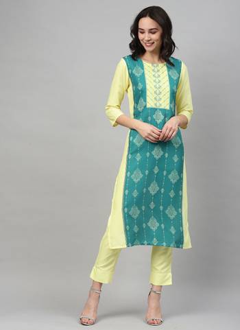 Grab These Casual Wear Readymade kurti in Beautiful Colored.These kurti is Fabricated On Rayon.Its Beautified With Digital Printed.Its Available in All Regular Size.