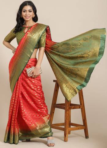 For A Different Look,Grab These Saree in All Over Fine Colored.These Saree And Blouse Are Fabricated On Banarasi Silk.Its Beautified With Wevon Jari Designer Work.