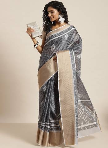 Grab These Casual Wear Saree in All Over Beautiful Colored.These Saree And Blouse Are Fabricated On Silk Blend.Its Beautified With Wevon Jari Designer,Embroidery Work.