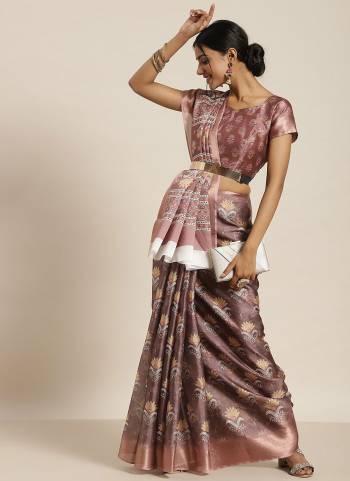 Grab These Casual Wear Saree in All Over Beautiful Colored.These Saree And Blouse Are Fabricated On Silk Blend.Its Beautified With Wevon Jari Designer,Embroidery Work.